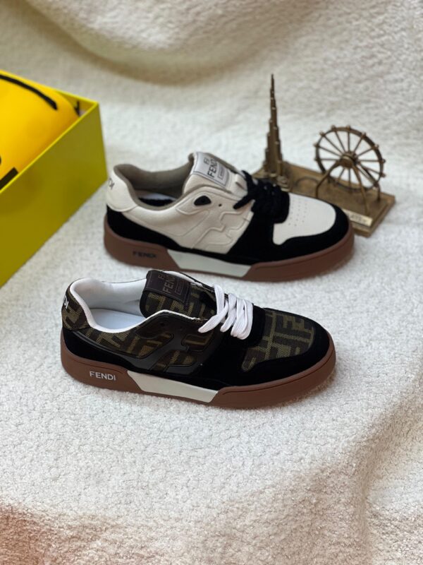حذاء - FENDI